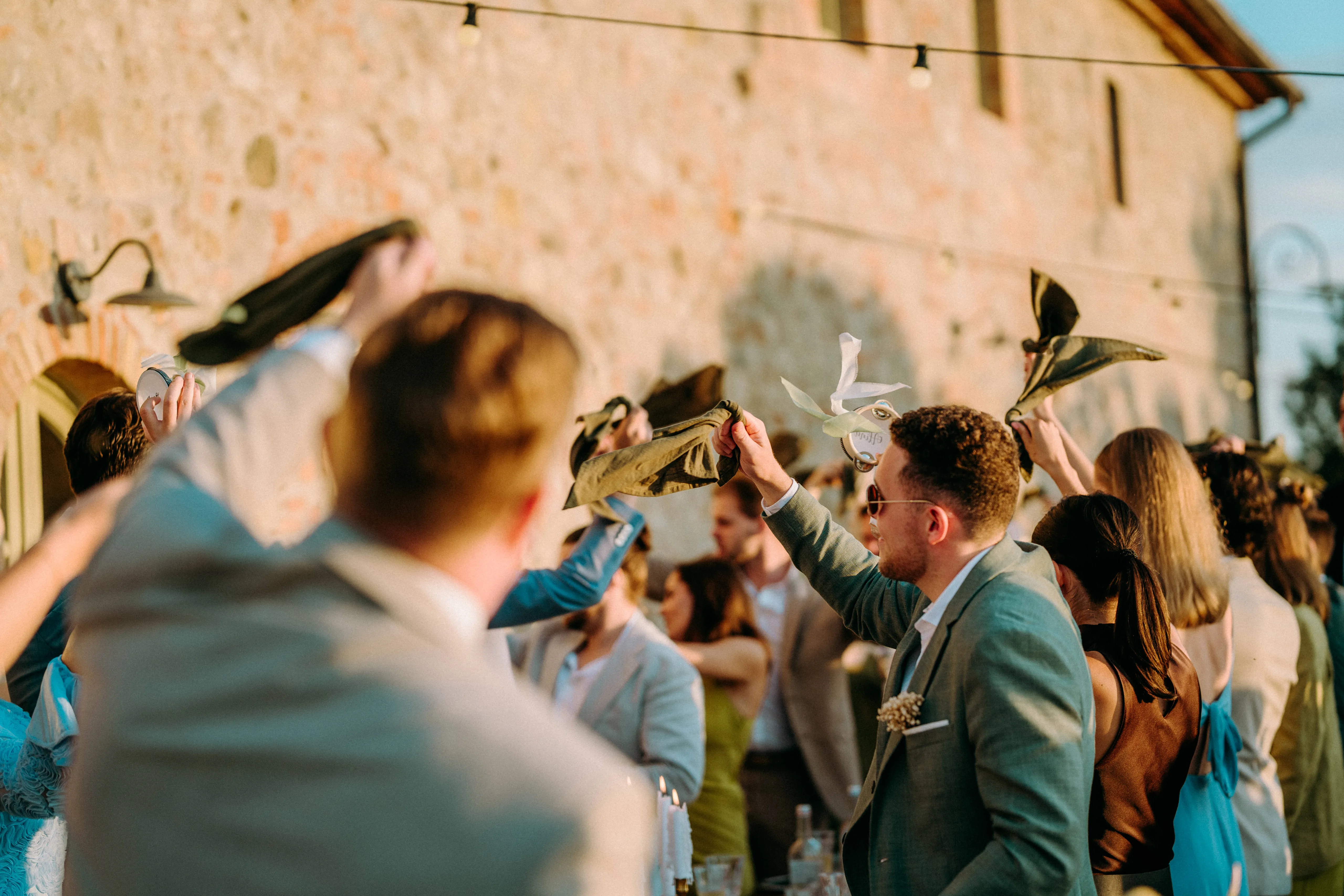 Die richtigen Menschen verändern, wie sich eure Hochzeit anfühlt